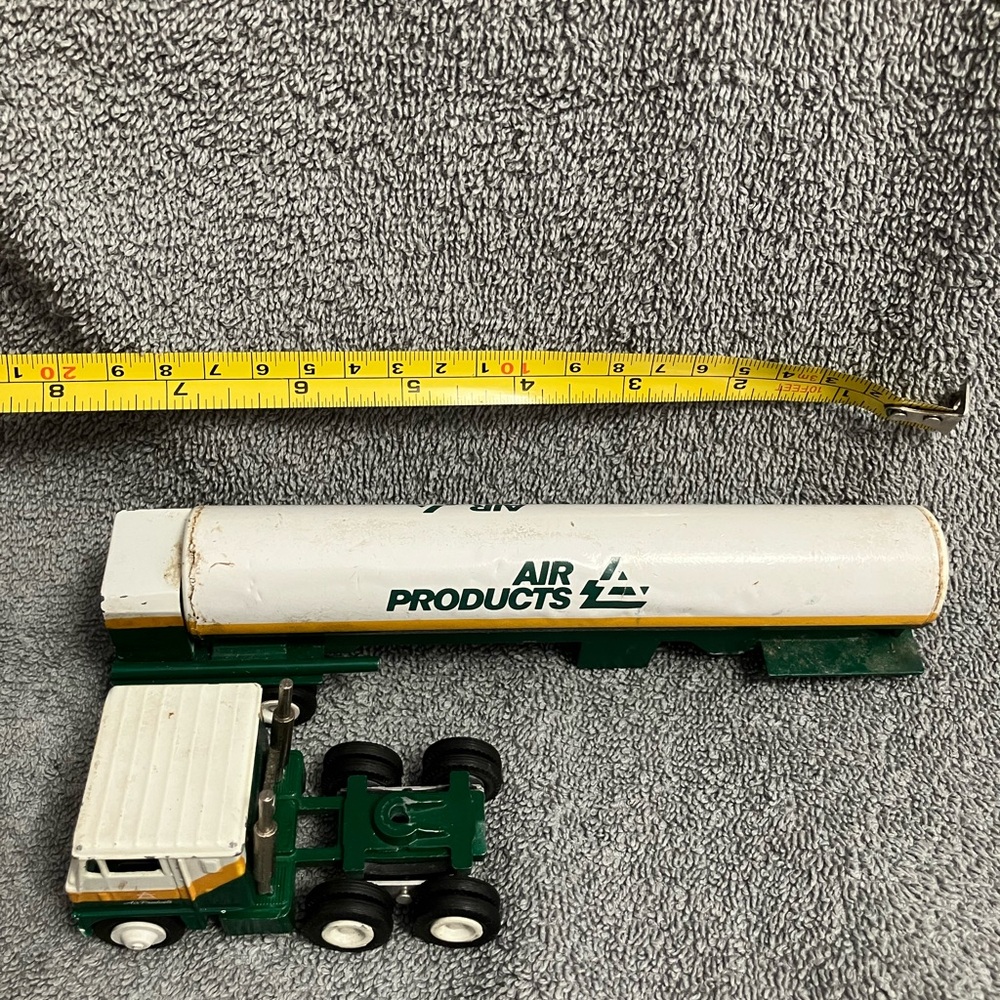 Vintage Winross Diecast Air Products Tanker Truck collectible model - Picture 11 of 16